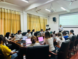 澳大利亚迪肯大学项一玎博士莅临...